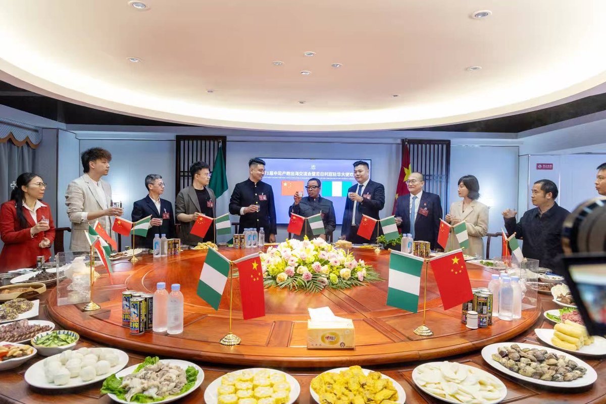 embassy_beijing's tweet photo. CDA a.i. Beijing engages Chinese entrepreneurs and business leaders in a business dialogue in Liuzhou, Guangxi Zhuang Autonomous Region, China. https://t.co/Hq1SztG5dH