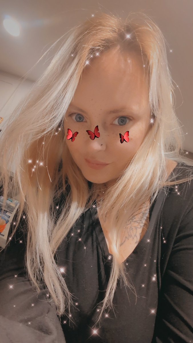 Hotblondemomma tweet media