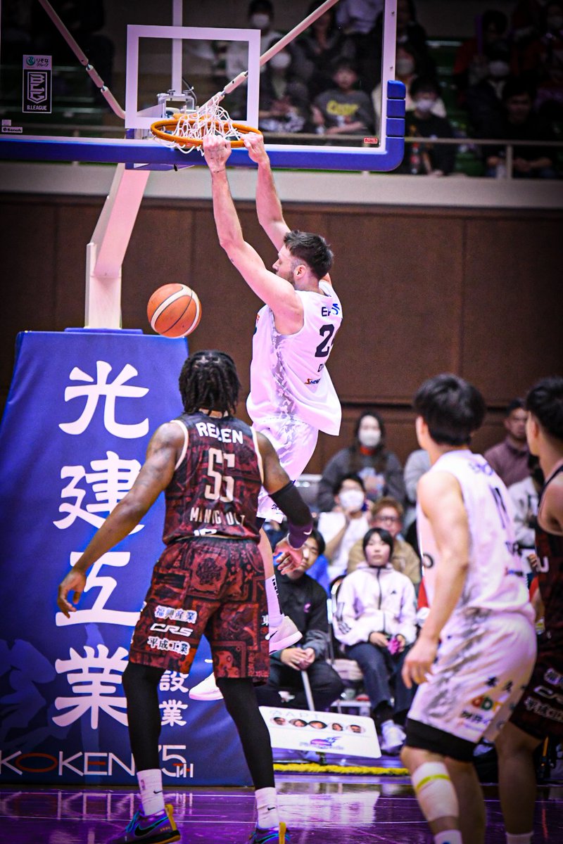 success7_7's tweet photo. 叩きつけるダンクって素晴らしい！
#マイク・ダウム https://t.co/LZYt2hFDUK
