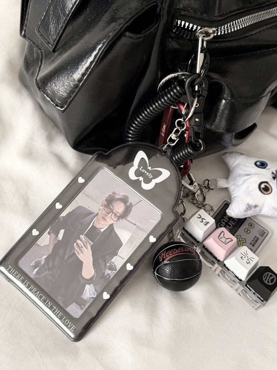 🐰 ྀི hawra || ★ 🖤💀⛓️✨7 tweet media