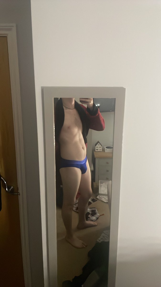 OnlyBoyLeft tweet media