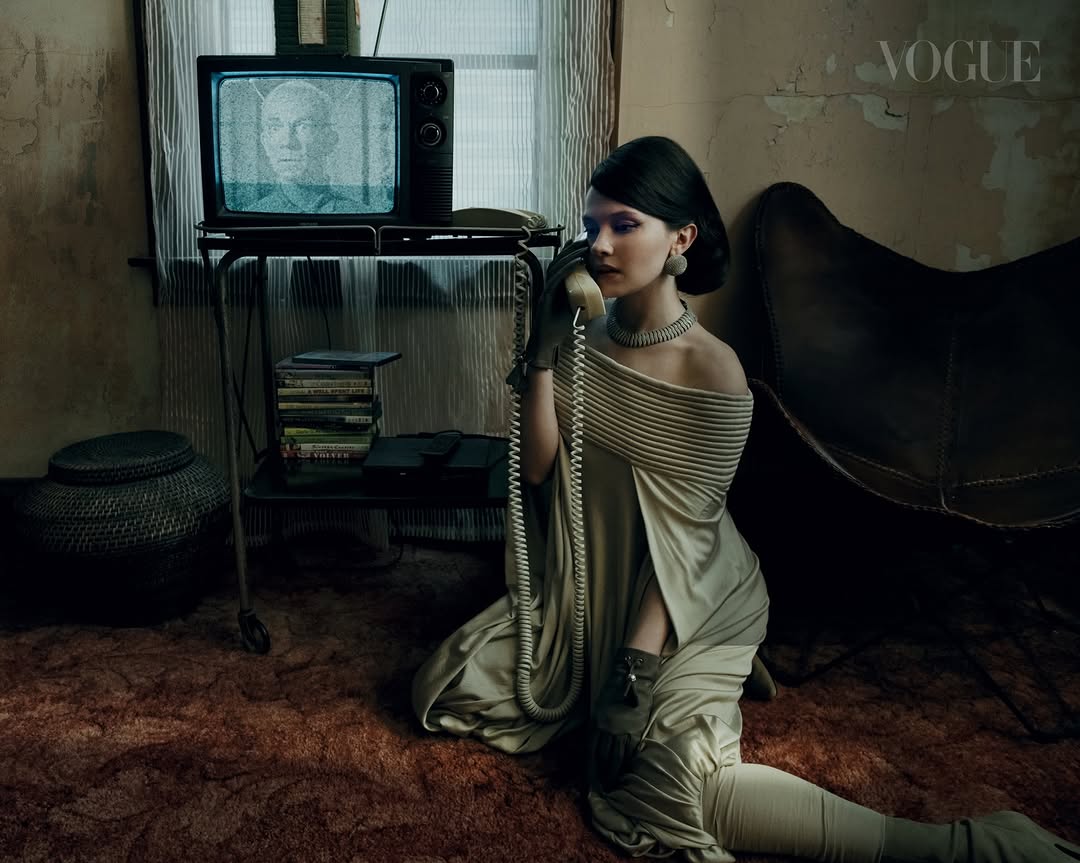 cinterato's tweet photo. Cailee Spaeny fotografada por Norman Jean Roy para a Vogue Singapura. https://t.co/Mh78PePQ8a