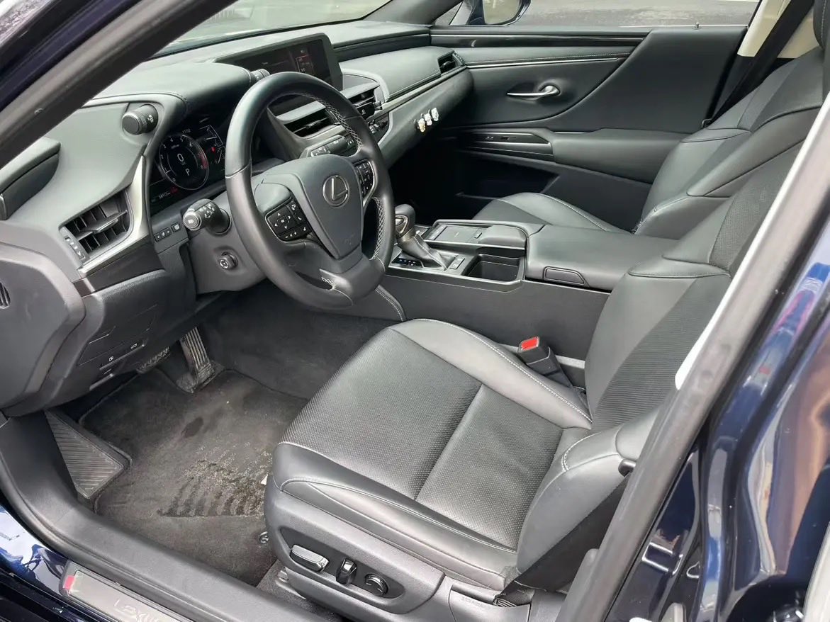 showvae's tweet photo. LEXUS ES200
Year：2020
Price: 174800RMB
Mileage: 51000KM
Engine: 2.0L https://t.co/F9wNB0vrov