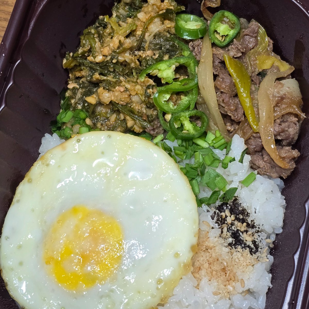 필 tweet media