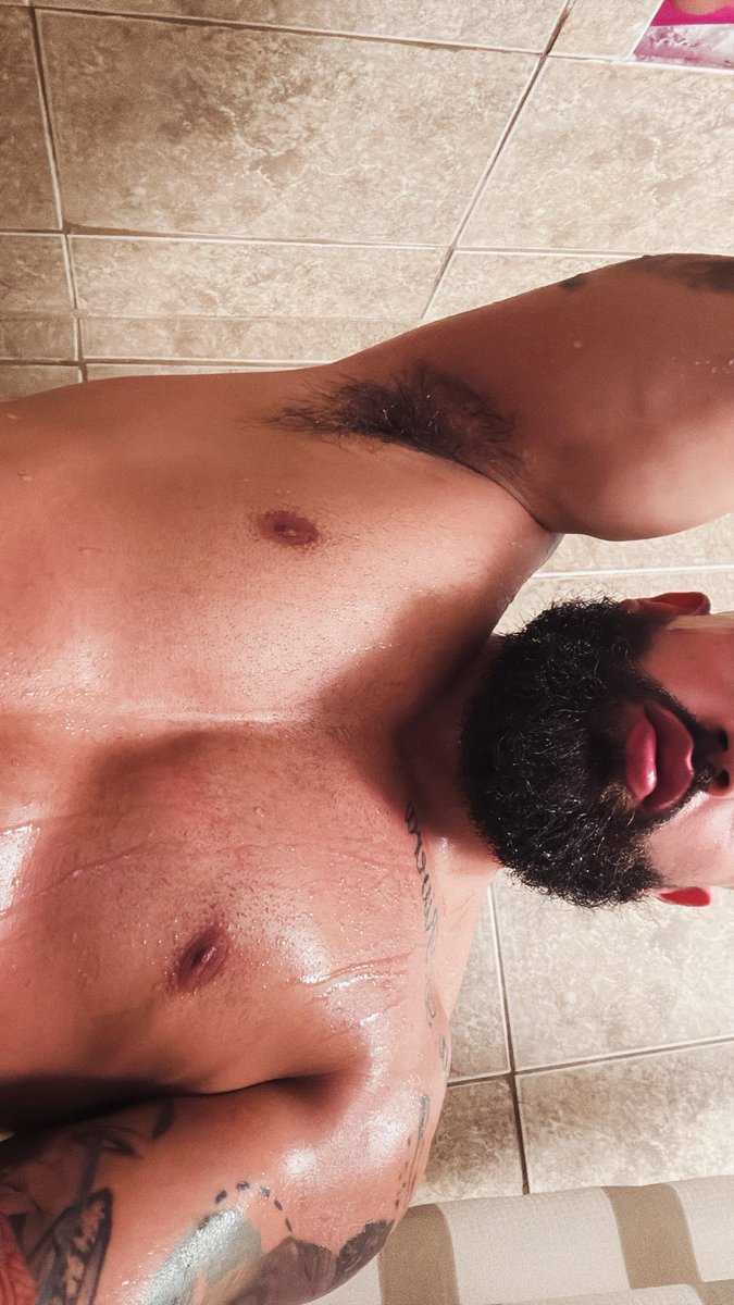 dvnipr's tweet photo. ¿ do you like it hairy ? 👀 https://t.co/YMmnT6gXvj