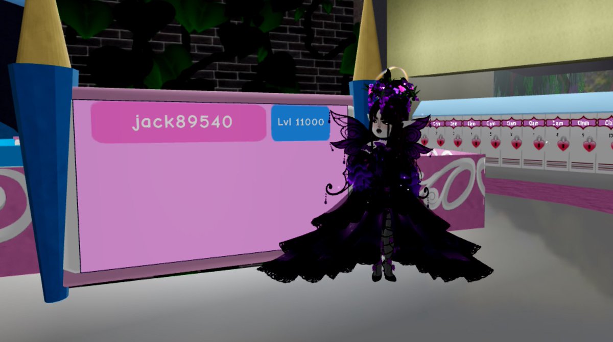 Callmehroyalecloudy tweet media