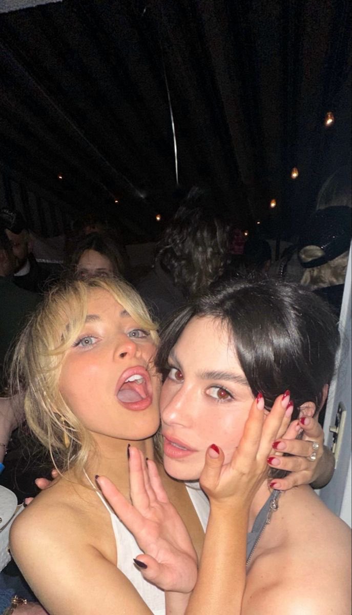 gab 🪽 tweet media