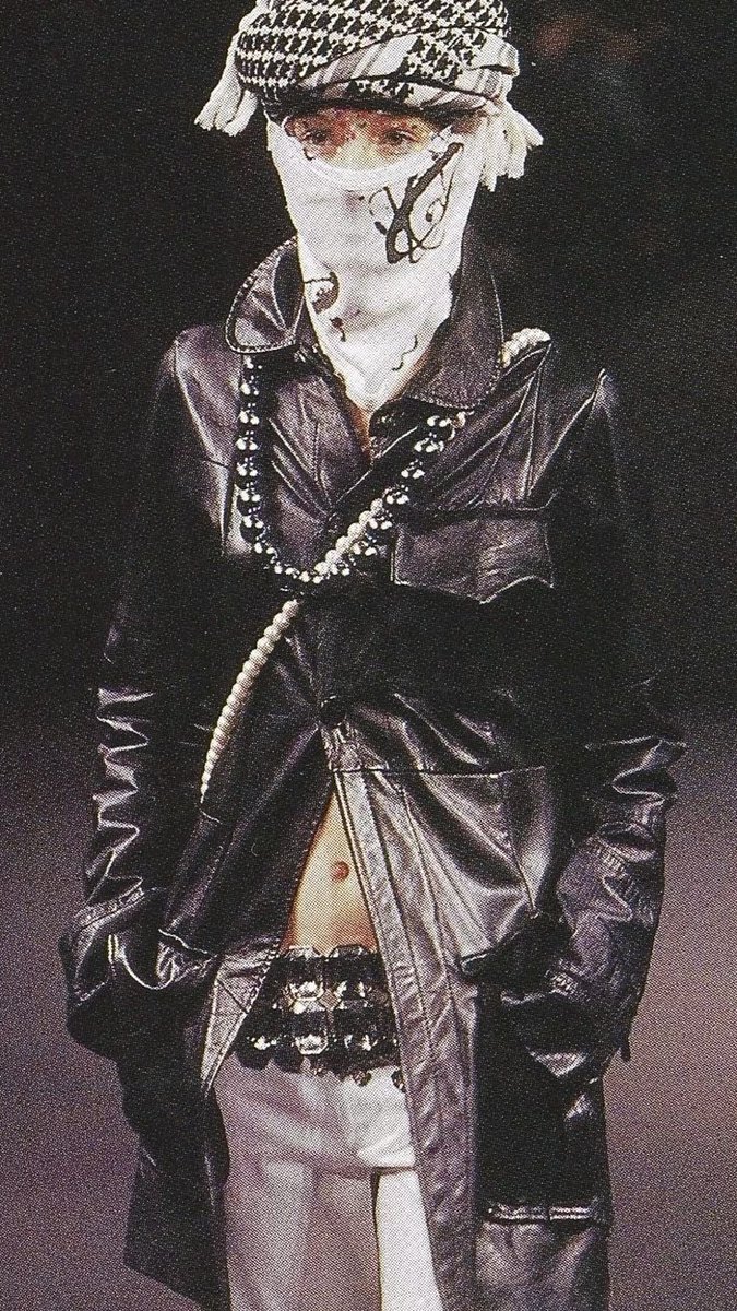 Undercover
Autumn 2001