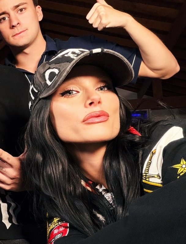 cami ୨ৎ tweet media