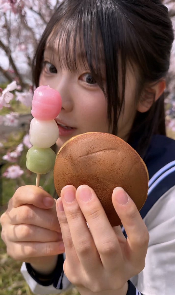 mi_himasugi's tweet photo. 花より団子、、？ https://t.co/dWXbXf3s3p