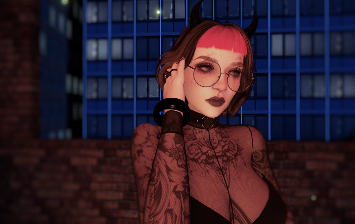 Destruct tweet media