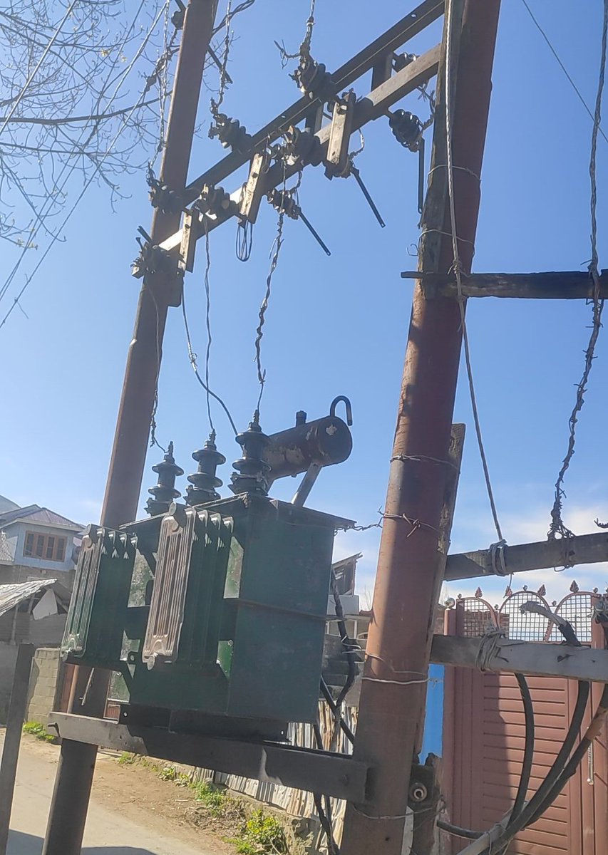 Abdulhay_3's tweet photo. Four transformers failed in just 5 days in Lone Mohalla Gamroo Bandipora. The 63 kV replacement can’t handle the load, leaving residents without reliable electricity. Authorities must act now and install a higher-capacity transformer. People deserve better
@pddbandipora https://t.co/PwcOEbf1Fx