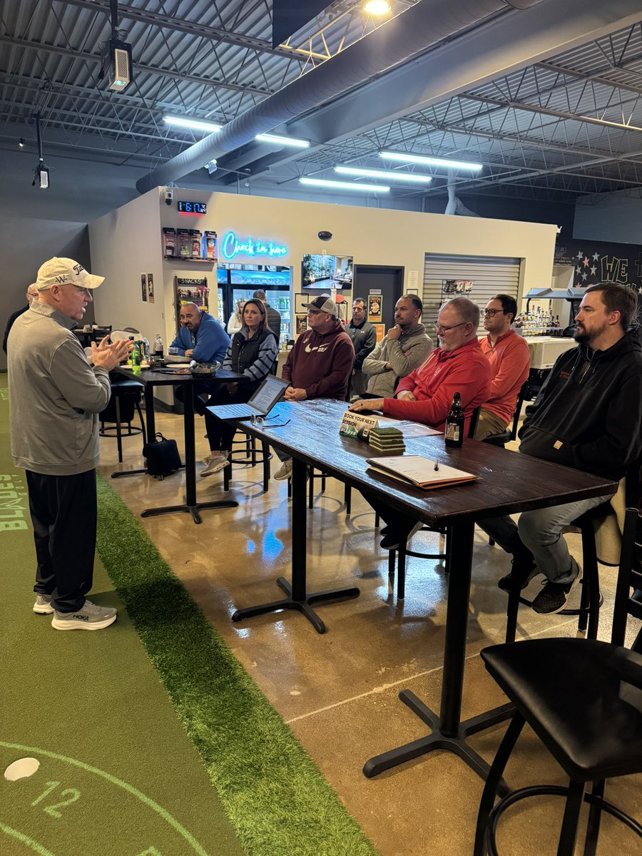 GCAOWI's tweet photo. Fun night at one of our #WIHSGolf Area Meetings hosted by Blades Golf in Germantown. Ready for another successful 🏌🏽Season! Thanks to @BCLancerGolf & @irishsob5 for your leadership! #HOFers https://t.co/KycZ6WUVOK