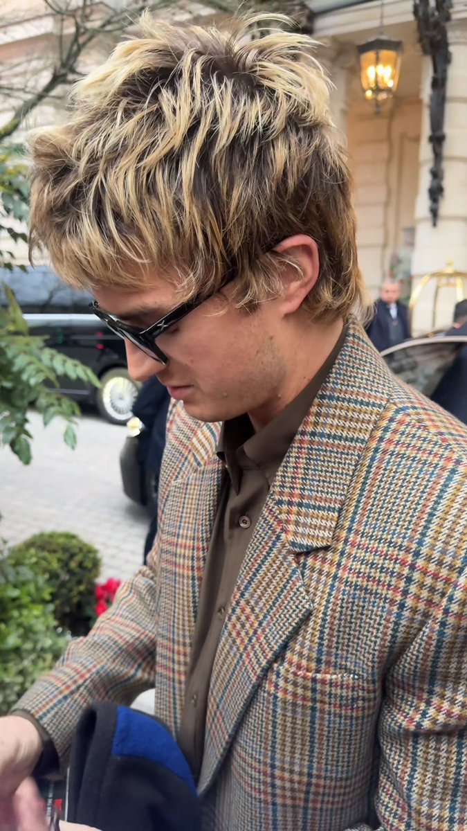 chels ★ tweet media