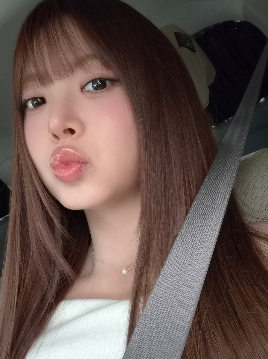 ♡ 홍은채. ୭ tweet media