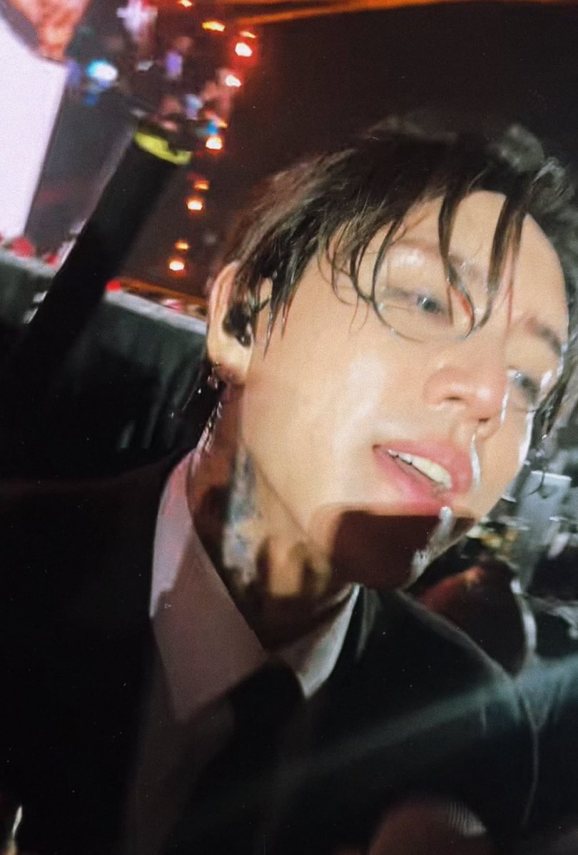 𝔞𝔯𝔬🕷️𝔦𝔰 𝔦𝔫 𝔞𝔳𝔞𝔩𝔬𝔫 tweet media