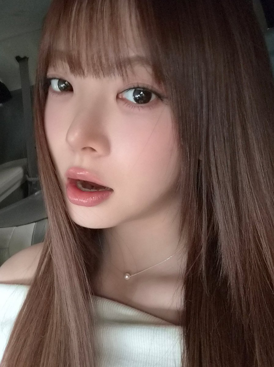 ♡ 홍은채. ୭ tweet media