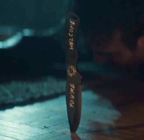 𖣠 bandit tweet media