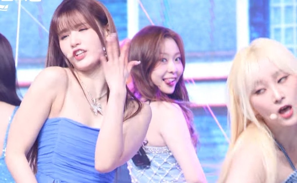 Angela 🍒 tweet media