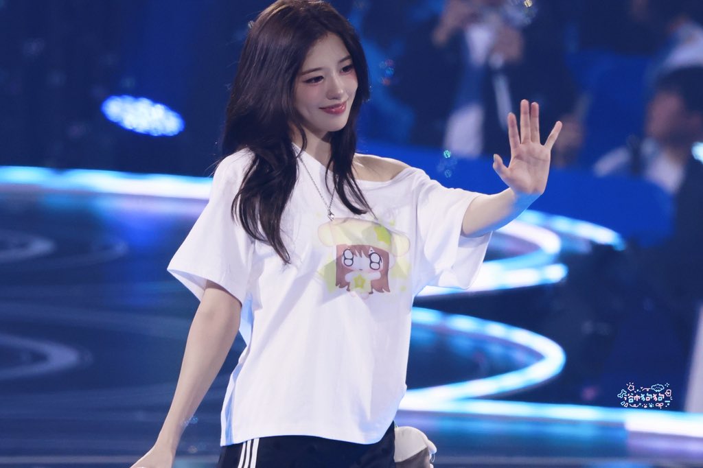 yj_ tweet media