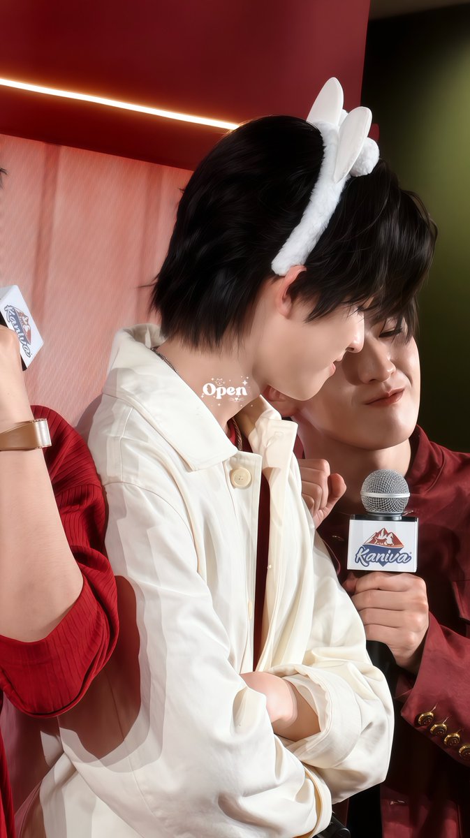 Open 🩵🐬✨💫🤏 tweet media