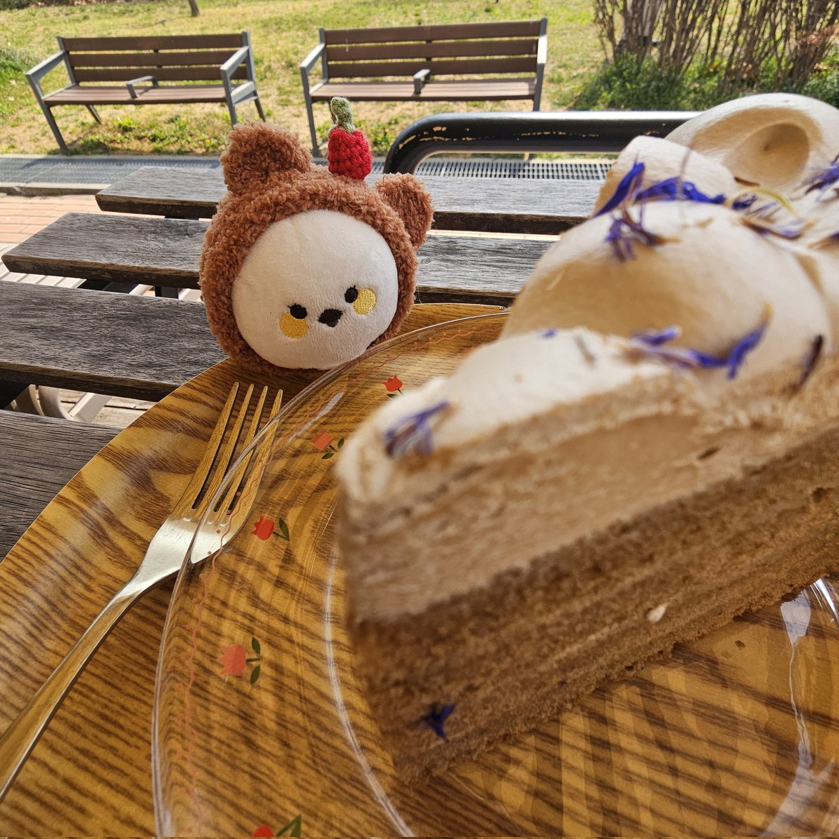 so_nnet18's tweet photo. 봄날의 곰을 조심하세요!🧸 https://t.co/FaCw7Fo99x