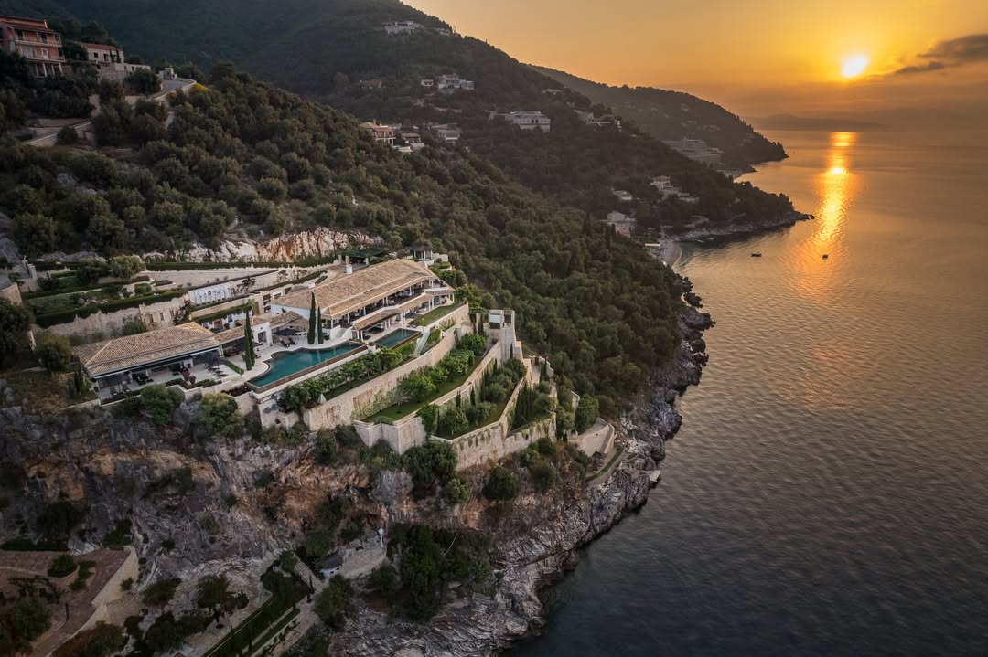 The Travel Portfolio tweet media