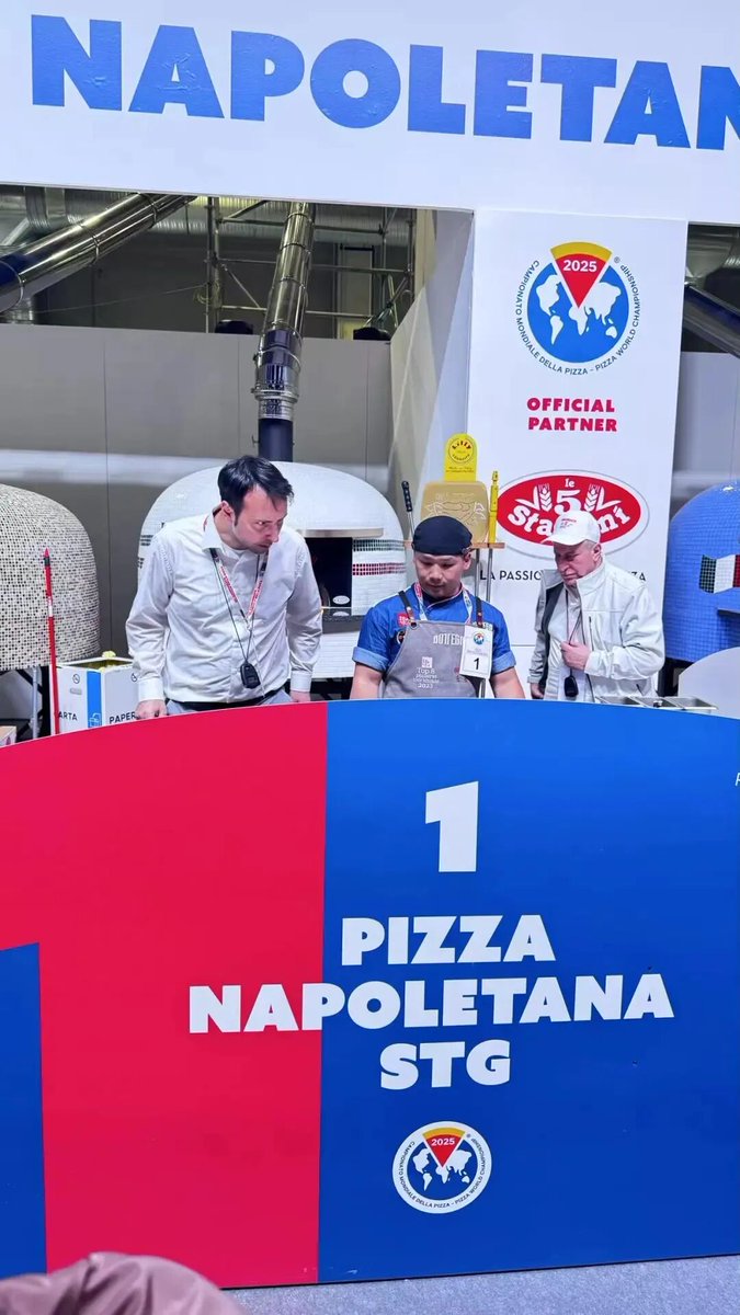 Italy in Chongqing tweet media