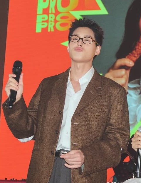 =͟͟͞♡ tweet media