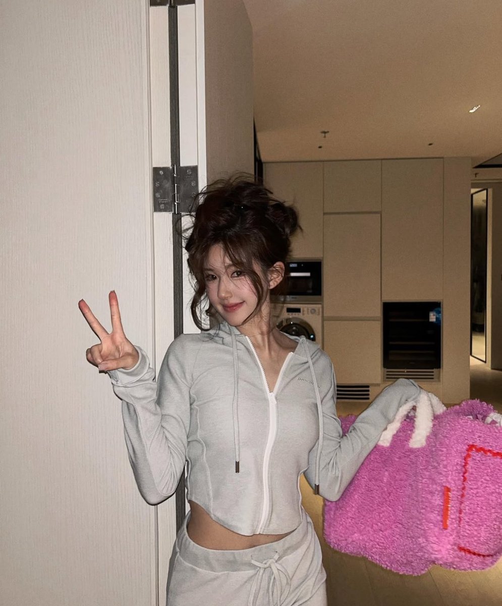 zhao lusi pics tweet media