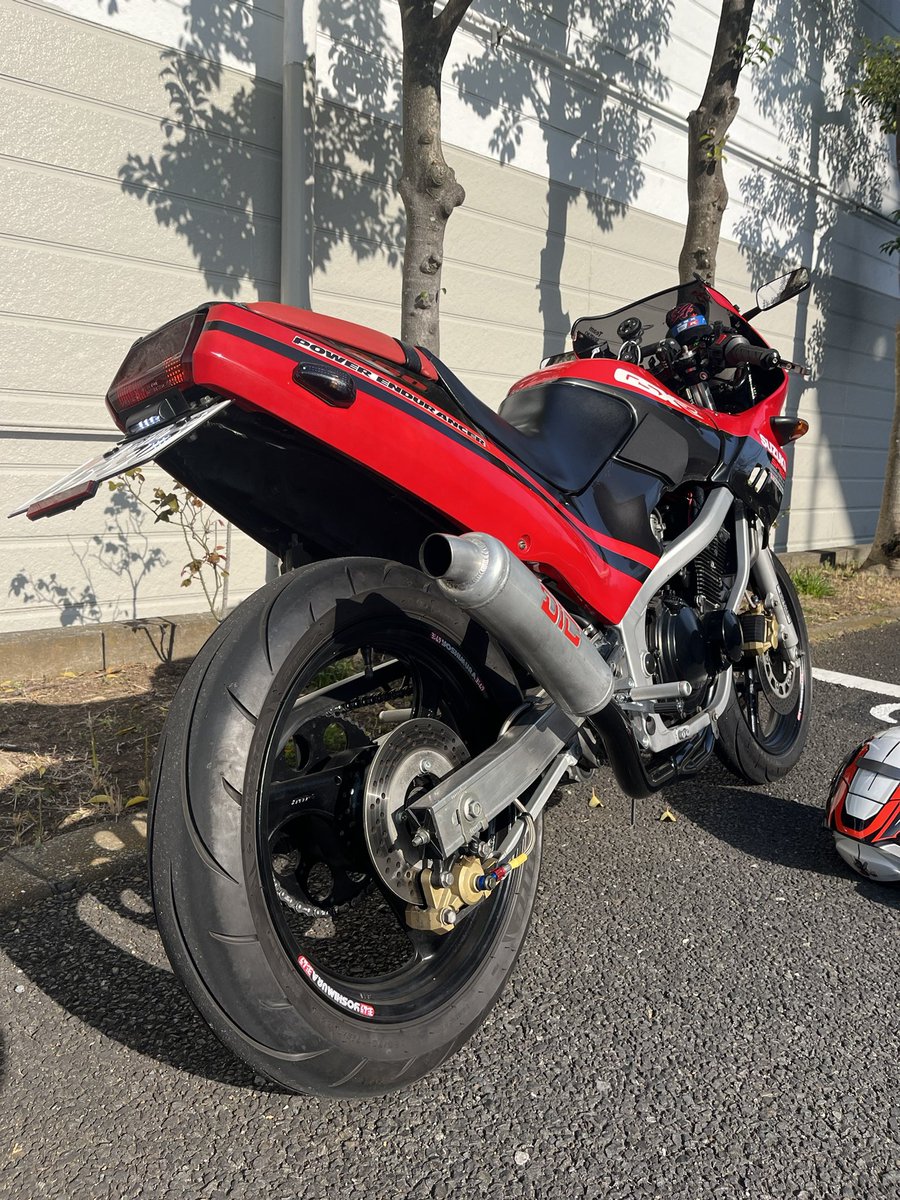 NAVE @RT Green Ꮤorm tweet media