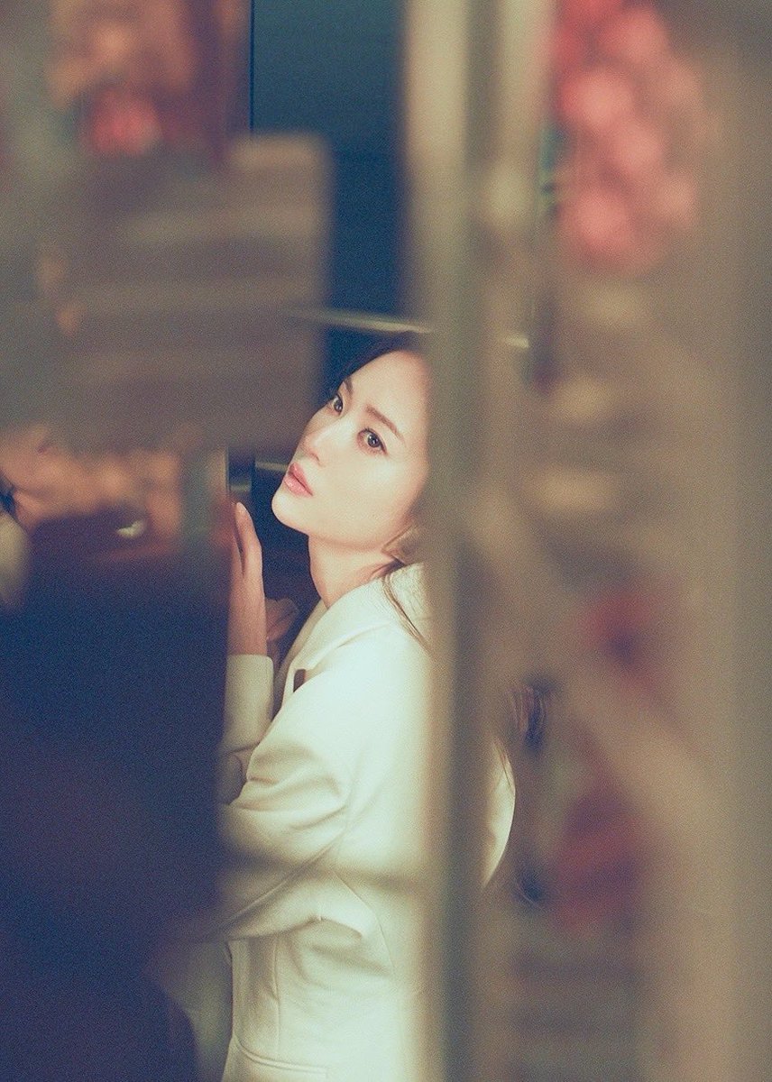 Krystal has opened her Xiaohongshu account and posted her first update！

#KRYSTAL #크리스탈 #정수정