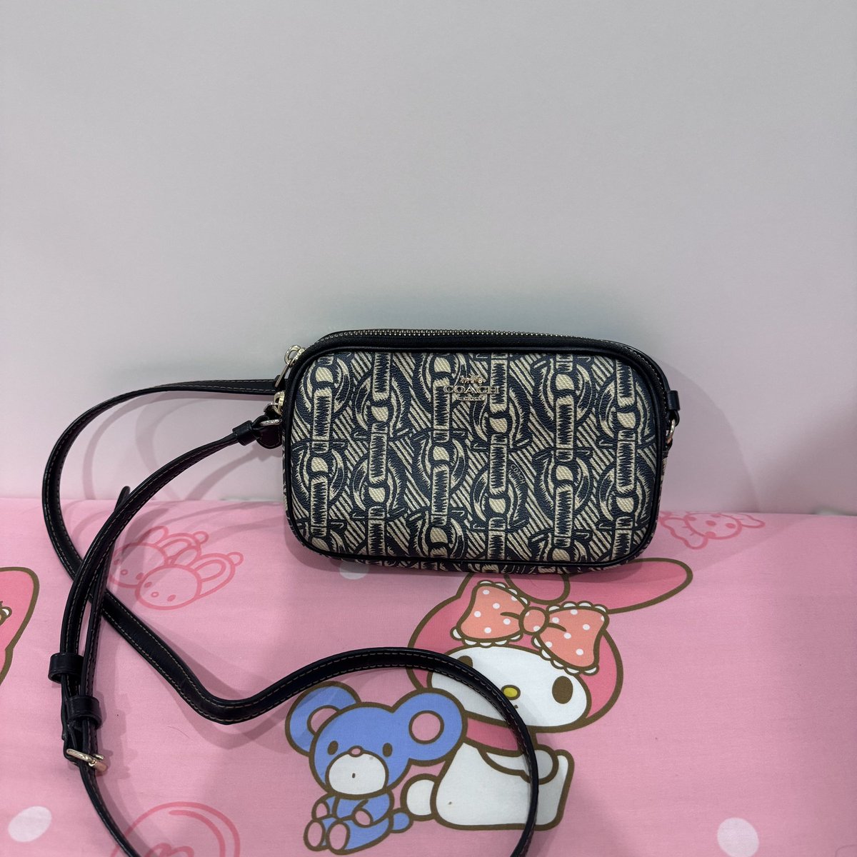 beoverdamoon's tweet photo. ส่งต่อกระเป๋าสะพาย coach 
- ใบสีดำ 950 รส 
- ใบสีน้ำตาล 1050 รส
#ส่งต่อกระเป๋า #ส่งต่อเสื้อผ้า #ส่งต่อกระเป๋ามือสอง #ส่งต่อกระเป๋าcoach #coachthailand #ส่งต่อCoach #coachมือสอง #กระเป๋าCoach #ส่งต่อกระเป๋าแบรนด์เนม https://t.co/X43WgvfMbp