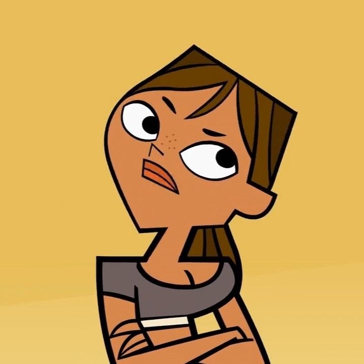 𝐚𝐧𝐝 𝐡𝐞𝐫 𝐧𝐚𝐦𝐞 𝐢𝐬 𝐂𝐨𝐮𝐫𝐭𝐧𝐞𝐲 ~ tweet media