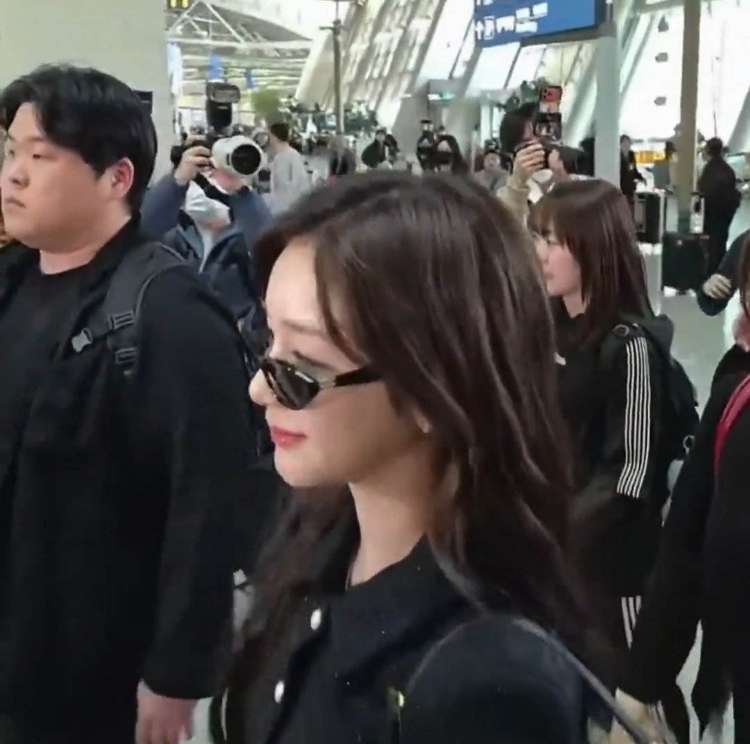 ฟาริด้า tweet media