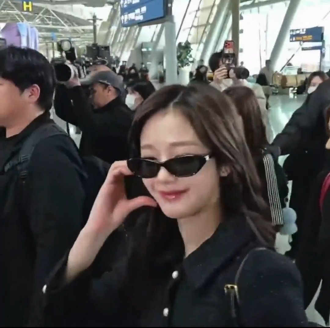 ฟาริด้า tweet media