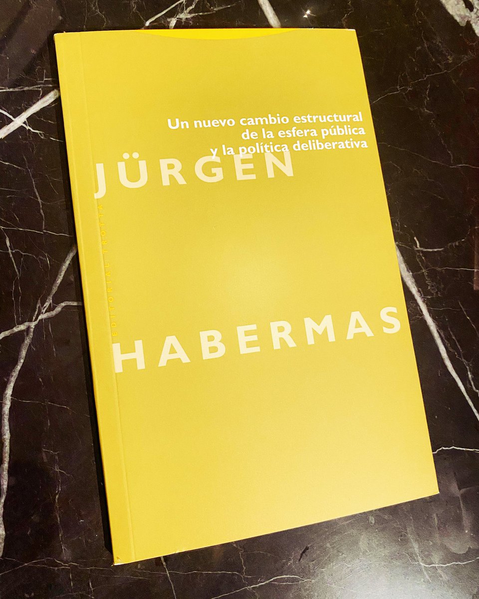 Este libro lo encargué hace unos días, antes de que falleciera su autor. Recién  lo recibí 🙌🏼