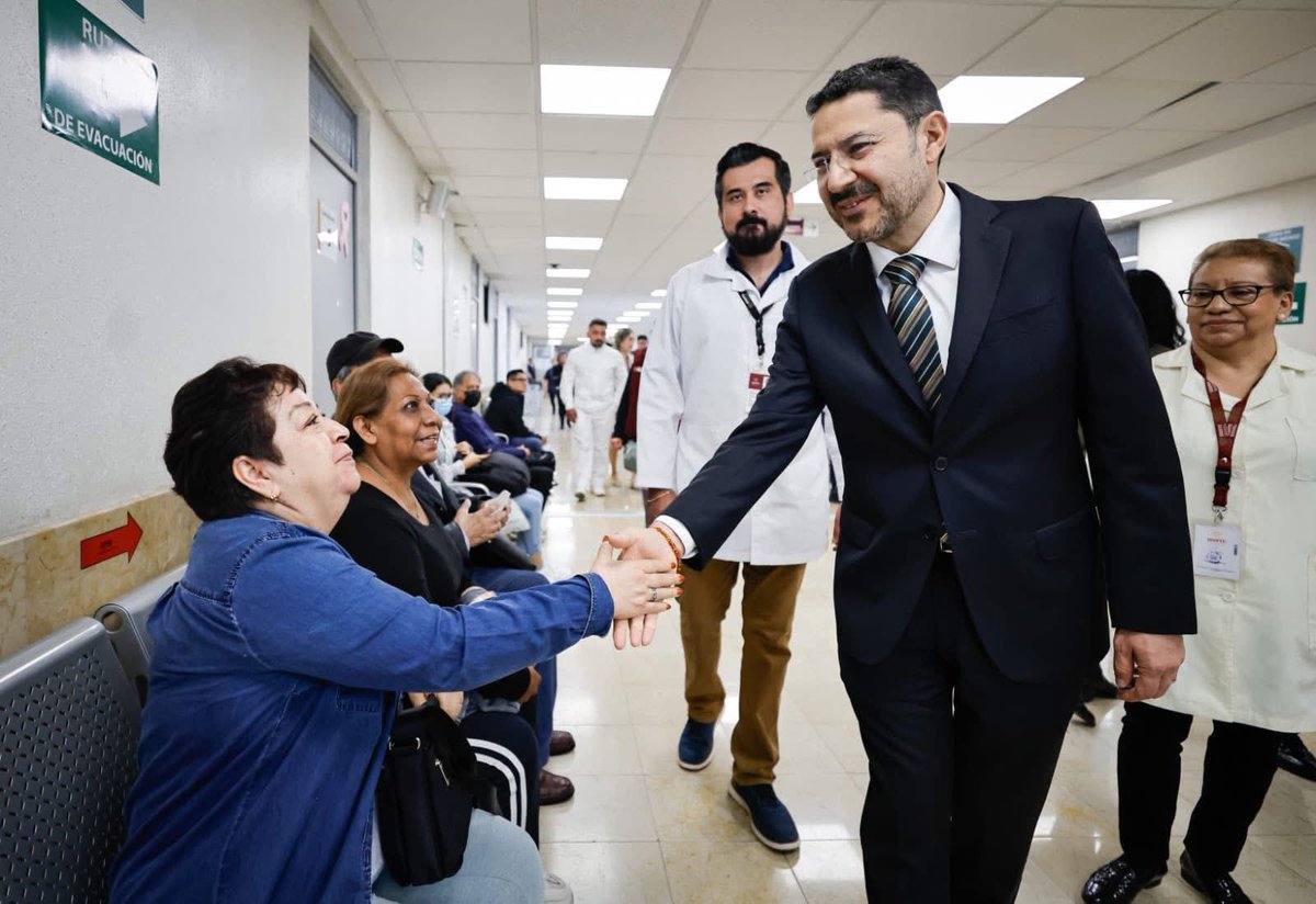 IsssteSanLuisP's tweet photo. 📰 #COMUNICADO
Realiza Martí Batres visitas sorpresa a CMF “Peralvillo” y “Morelos” del ISSSTE en Ciudad de México.
🔗https://t.co/eCzH6sLHAU https://t.co/SwKTNdEqvs