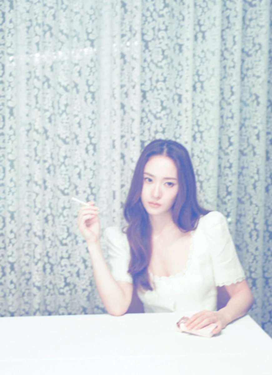 luv1024_'s tweet photo. 수정이 샤오홍슈 계정 오픈했고 게시글도 올림🫢

https://t.co/EdDHRYpXSy

#크리스탈 #KRYSTAL #정수정 https://t.co/8vGutQ1TXn