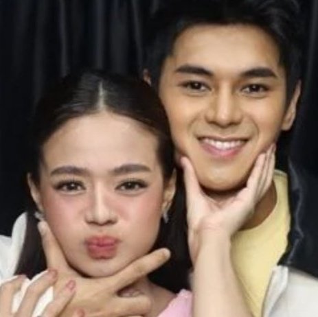 αякιη tweet media