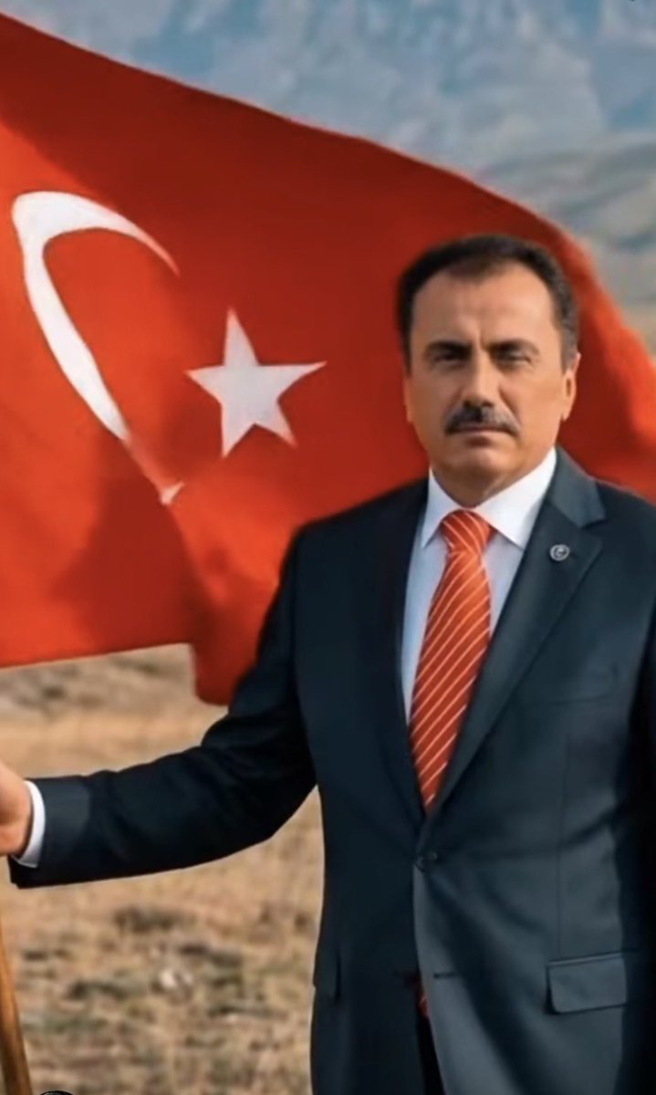 Dava adamı.

Bir saniyesine bile hâkim olamadığımız, hükmedemediğimiz bir hayat için, bir dünya için bu kadar fırıldak olmanın anlamı yok.

 Şehit Lider #MuhsinYazıcıoğlu 'nu, şehadetinin 17. sene-i devriyesinde rahmet minnet ve özlemle anıyoruz..

Ruhu şad, mekânı cennet olsun.