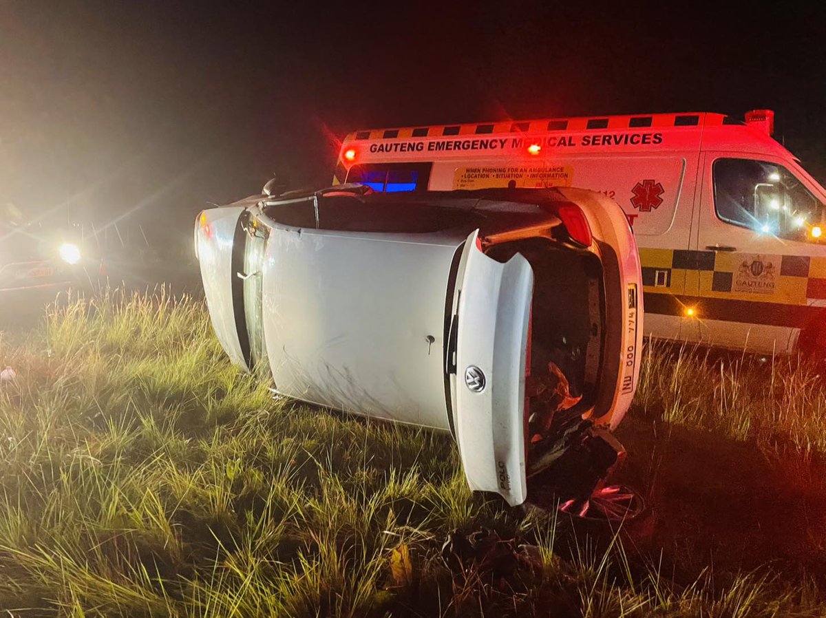 _ArriveAlive's tweet image. Vehicle rolls after striking a rock on the N3 towards the R550 bridge.

arrr.co.za/nQkwW

#ArriveAlive #RolloverCrash #Rocks #Crime