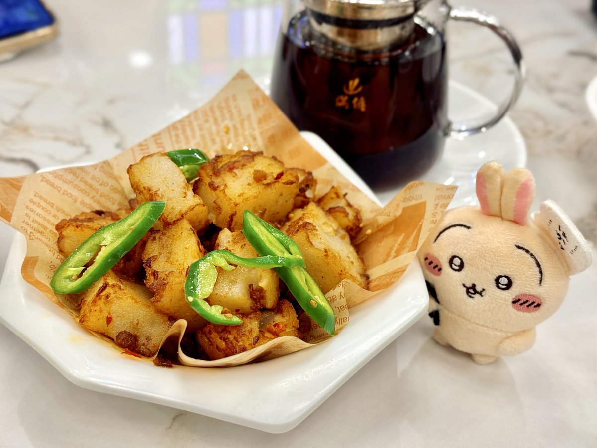 tenno_onnet's tweet photo. プルャちゃんin広東・広州
煲仔飯&amp;海老蒸し餃子（蝦餃） 👍 https://t.co/4XD8XI9Yag