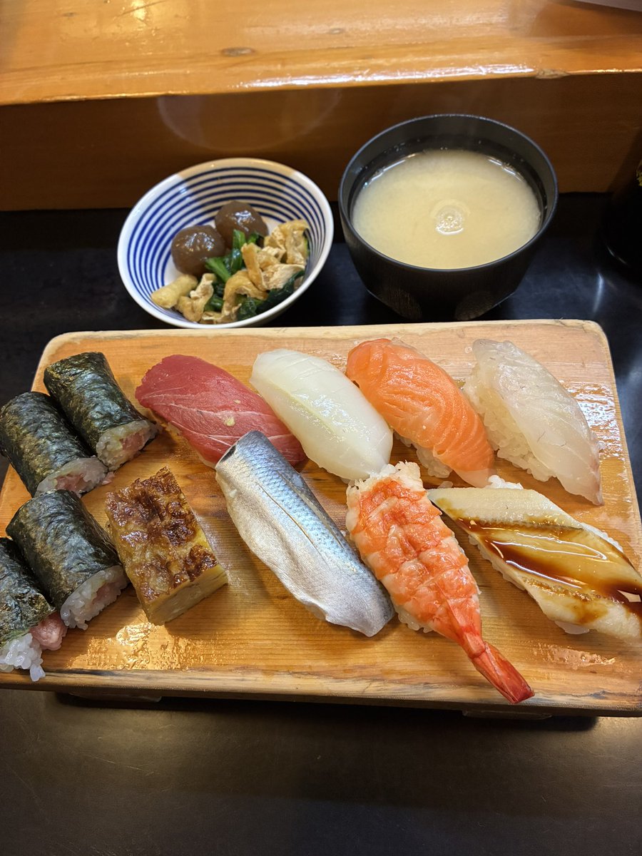 aaavalon1's tweet photo. #寿司 
やっぱり、江戸前寿司🍣は旨い😋‼️ https://t.co/QJzHzDuDnz
