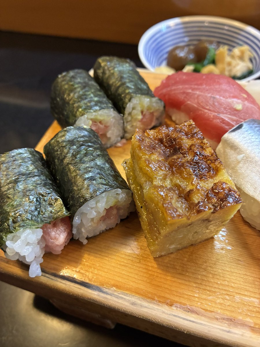 aaavalon1's tweet photo. #寿司 
やっぱり、江戸前寿司🍣は旨い😋‼️ https://t.co/QJzHzDuDnz