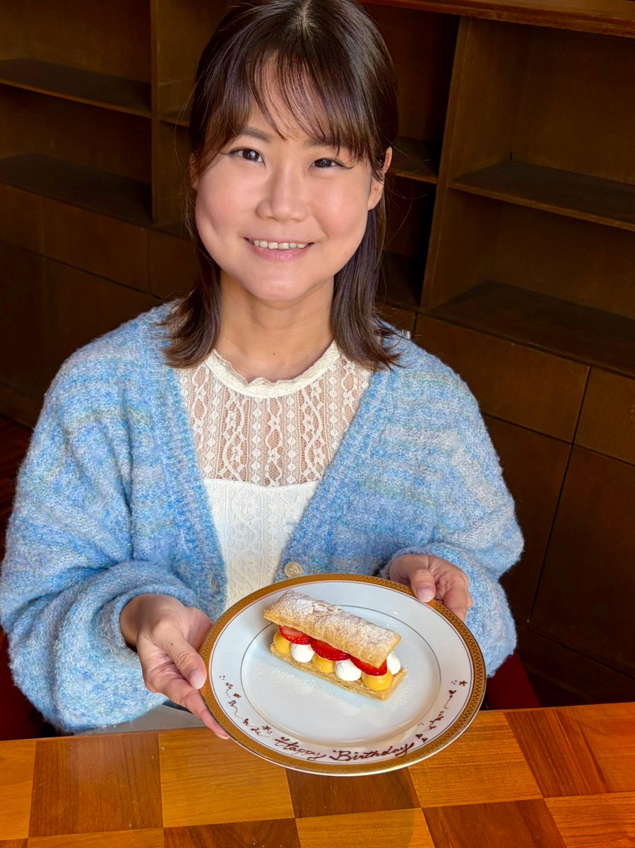 senchoooo3's tweet photo. 昨日3/24は誕生日でした🎂
今年の目標はドシッとした安心感と傾聴力。
周りの方に恵まれていることに感謝して🌸 https://t.co/AW4MLD6LEC