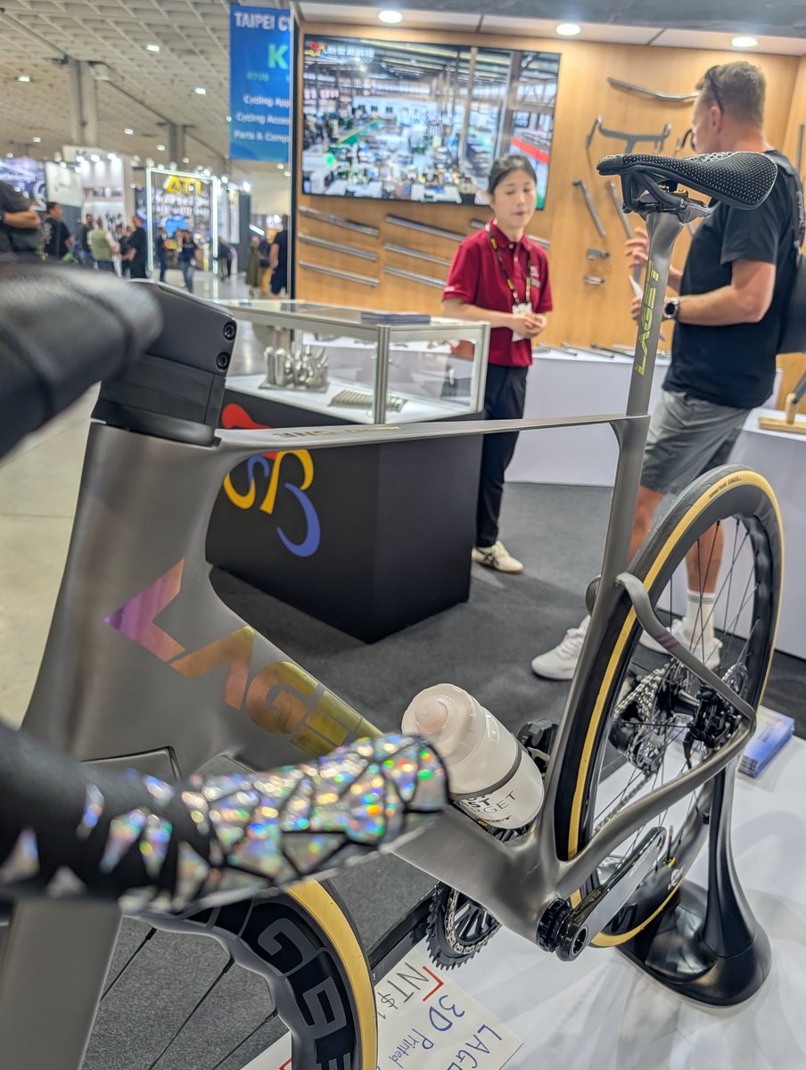 けーなか tweet media