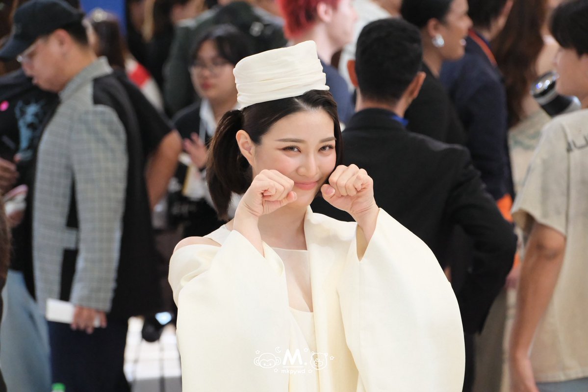 .,’ M. ,’ tweet media