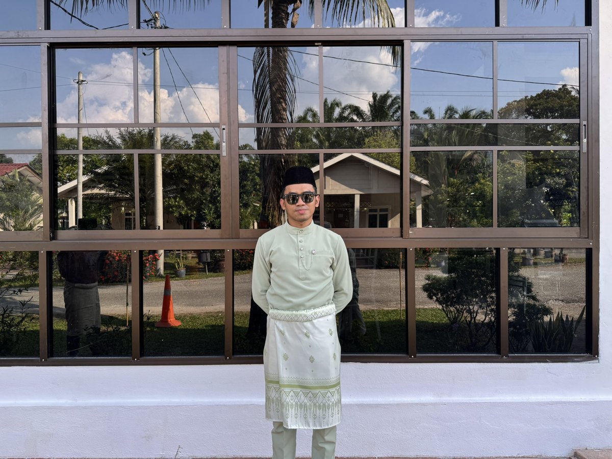 fatehuddin26's tweet photo. Selamat Hari Raya jodoh lebaran, tp siapa? Hmm https://t.co/PChddpNlqE