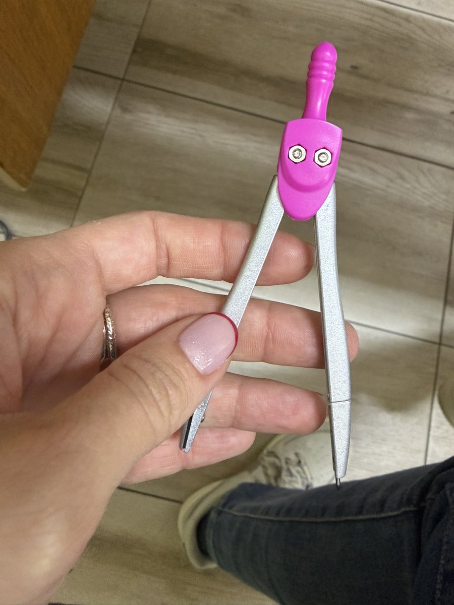 ℝ𝕖𝕟𝕒𝕋𝕒 tweet media